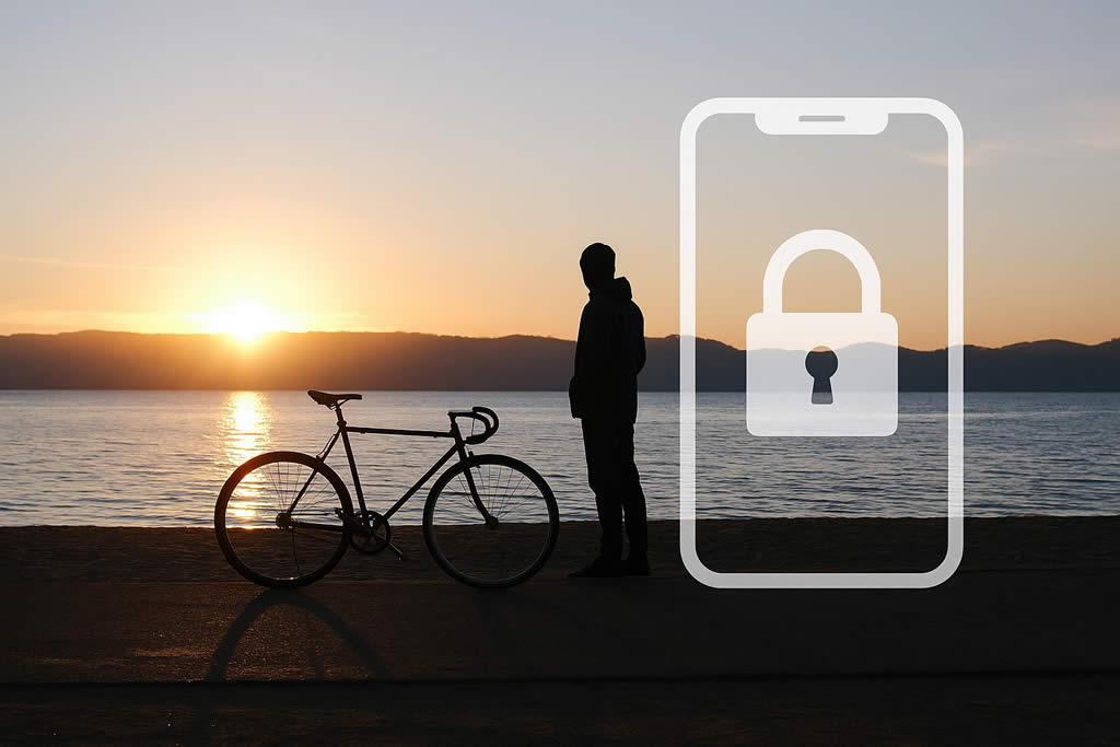 Smartphone con el logo de Tinder y un candado, simbolizando la privacidad en la activación.